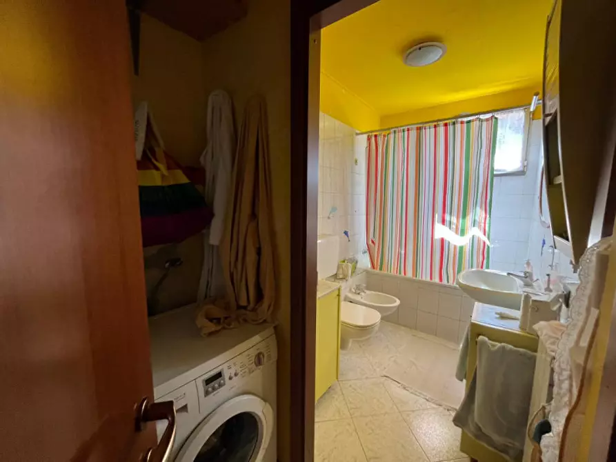 Immagine 10 di Appartamento in vendita  in Piazza Francesco Petrarca, 5 a Parma