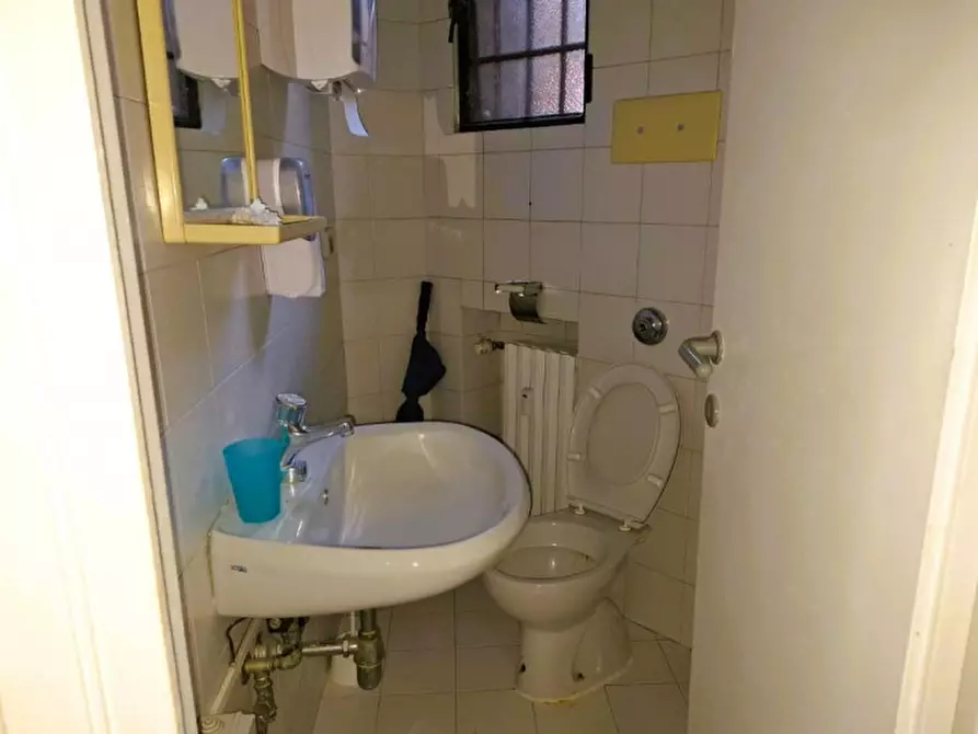 Immagine 9 di Negozio in vendita  in C.so Alfonso Lamarmora, 55, 15121 Alessandria AL, Italia a Alessandria