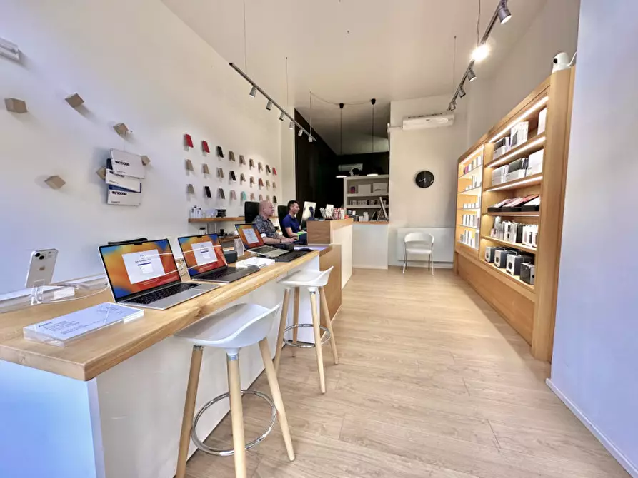 Immagine 3 di Attività commerciale in vendita  in Via Tiberio Deciani 97 a Udine