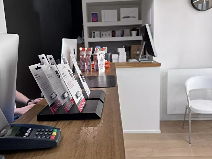 Immagine 4 di Attività commerciale in vendita  in Via Tiberio Deciani 97 a Udine