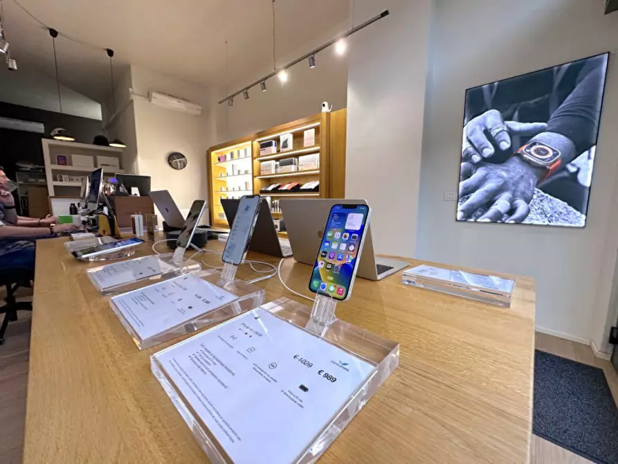 Immagine 5 di Attività commerciale in vendita  in Via Tiberio Deciani 97 a Udine