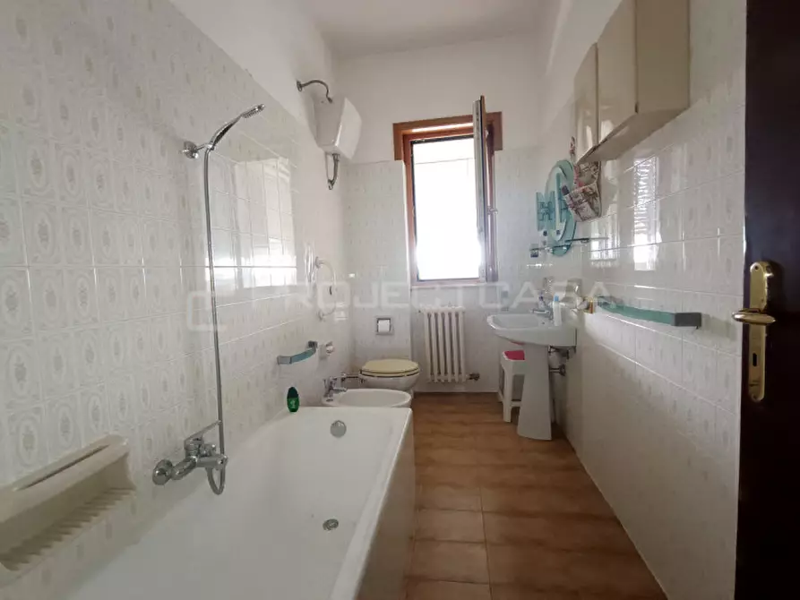 Immagine 13 di Appartamento in vendita  in Via Capitano Rizzelli 13 a Maglie