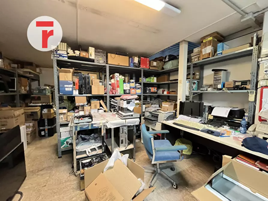 Immagine 2 di Negozio in vendita  in Via Ludovico Beethoven a Padova