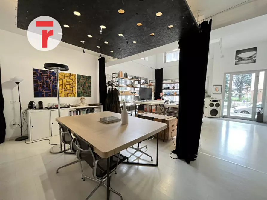 Immagine 1 di Negozio in vendita  in Via Ludovico Beethoven a Padova