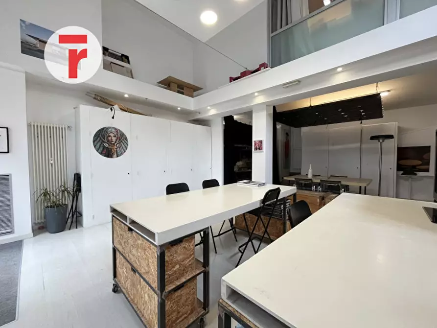 Immagine 2 di Negozio in vendita  in Via Ludovico Beethoven a Padova