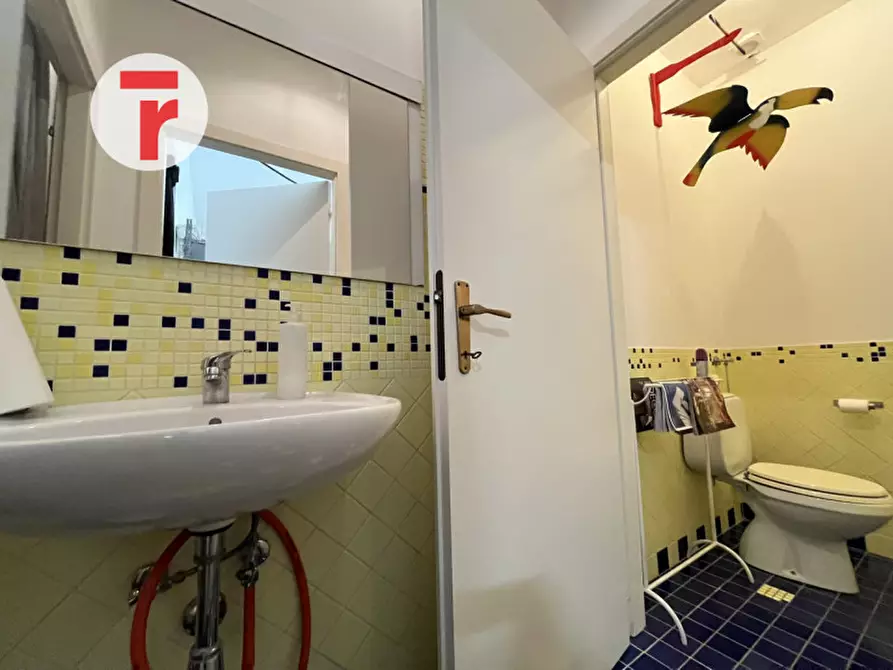 Immagine 4 di Negozio in vendita  in Via Ludovico Beethoven a Padova