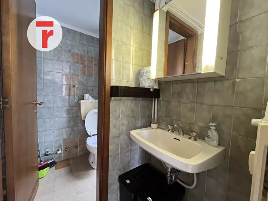 Immagine 8 di Negozio in vendita  in Via Ludovico Beethoven a Padova