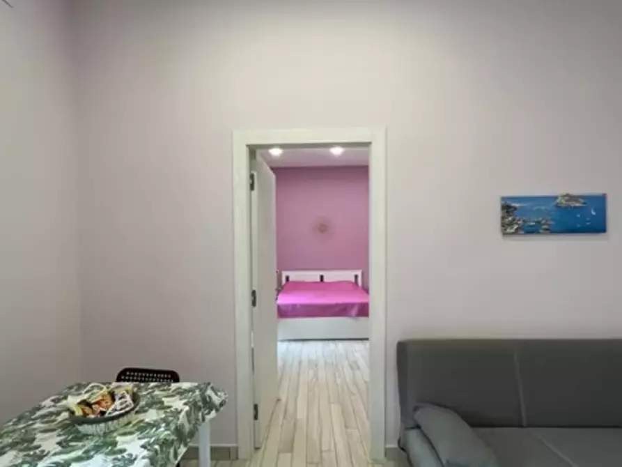 Immagine 2 di Appartamento in affitto  in Via foria 14 a Napoli