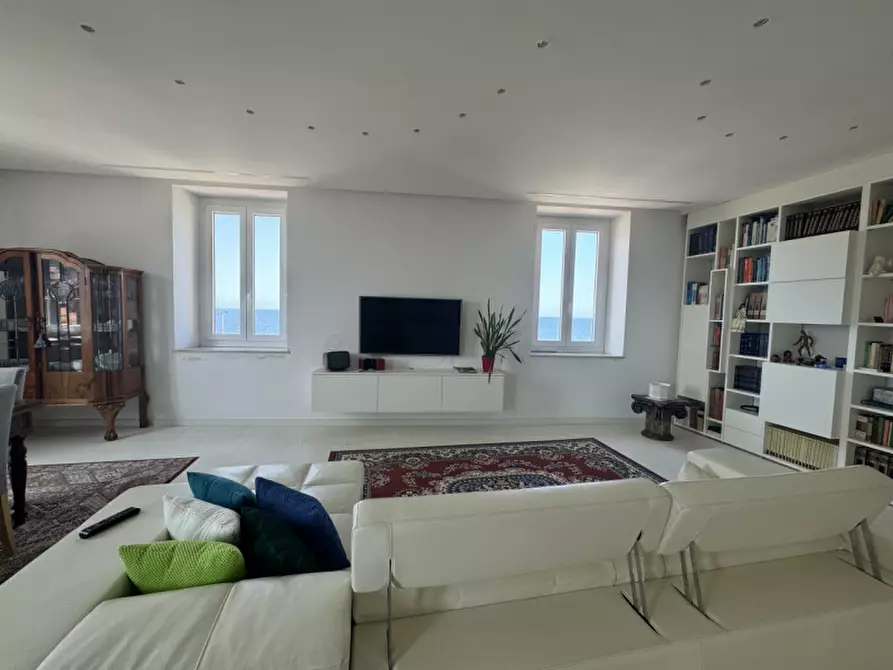 Immagine 2 di Appartamento in affitto  in viale di Antignano a Livorno