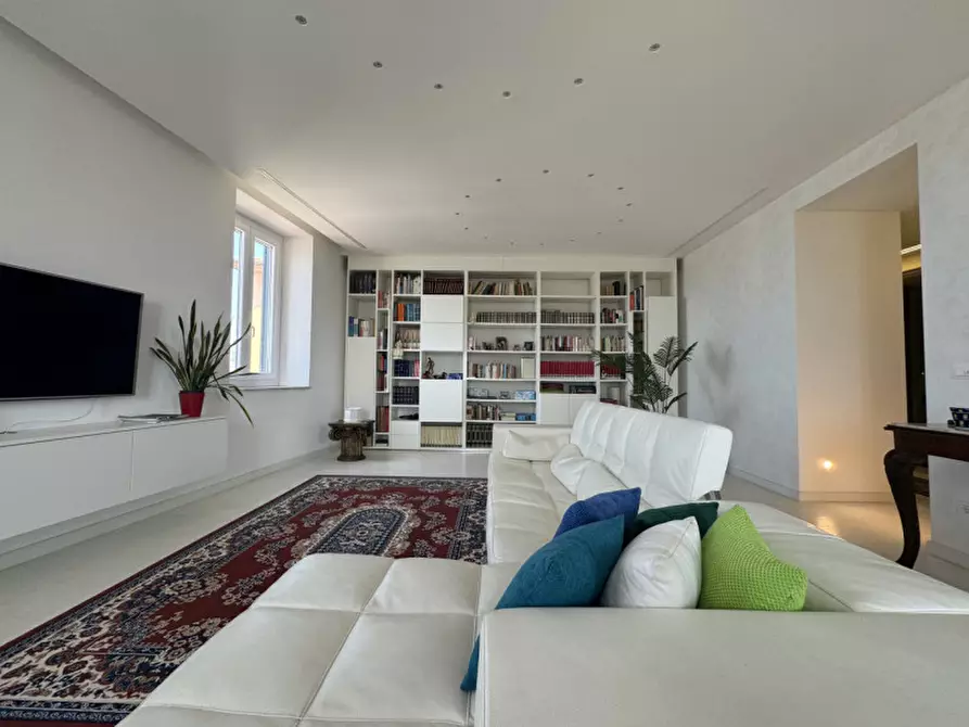 Immagine 3 di Appartamento in affitto  in viale di Antignano a Livorno