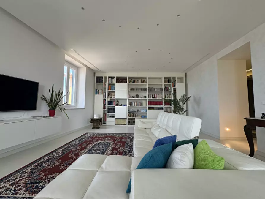 Immagine 5 di Appartamento in affitto  in viale di Antignano a Livorno