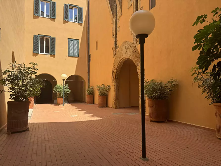 Immagine 28 di Appartamento in affitto  in viale di Antignano a Livorno