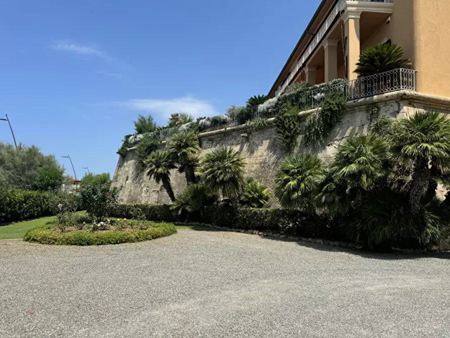 Immagine 33 di Appartamento in affitto  in viale di Antignano a Livorno