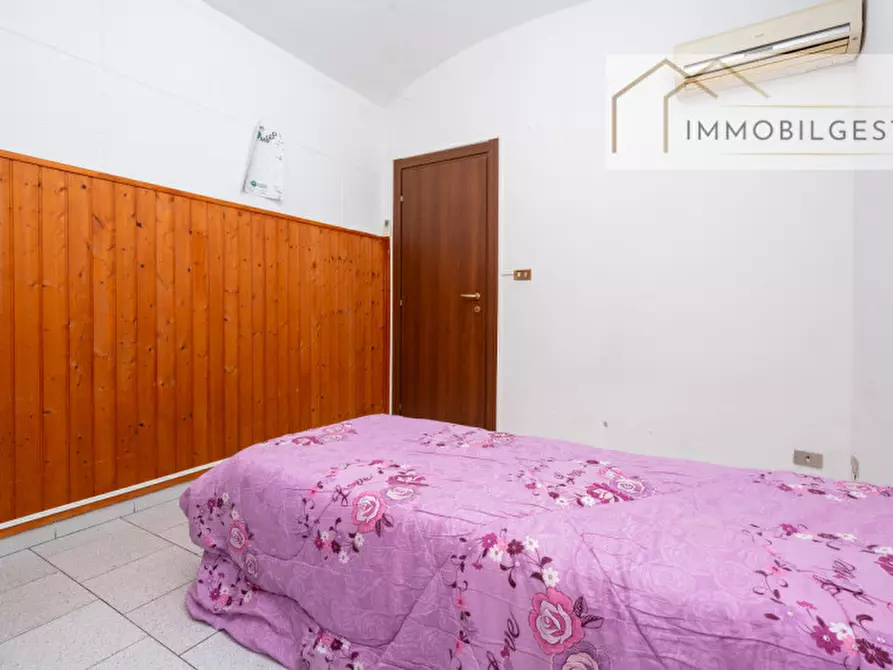 Immagine 11 di Appartamento in vendita  in Corso Novara 8 a Torino