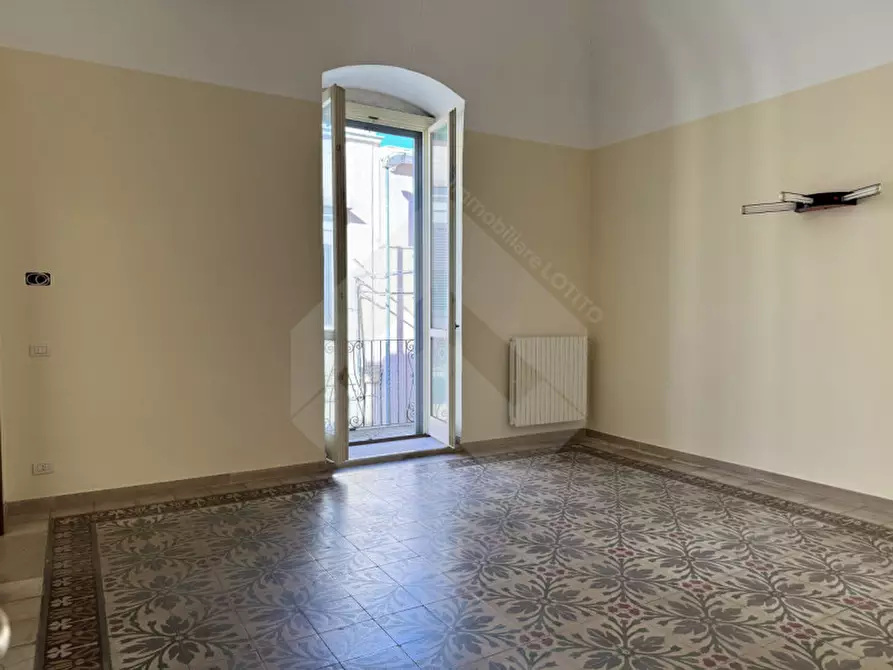 Immagine 13 di Casa indipendente in vendita  a Andria