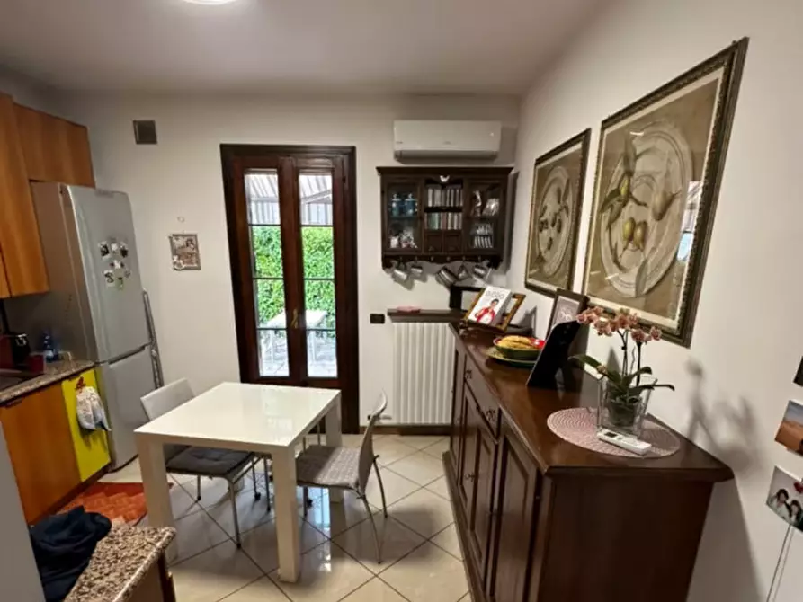 Immagine 3 di Casa quadrifamiliare in vendita  in VIA GOBBI a Venezia