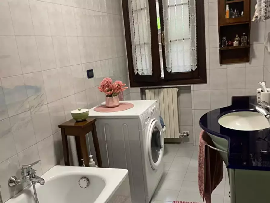 Immagine 5 di Casa quadrifamiliare in vendita  in VIA GOBBI a Venezia