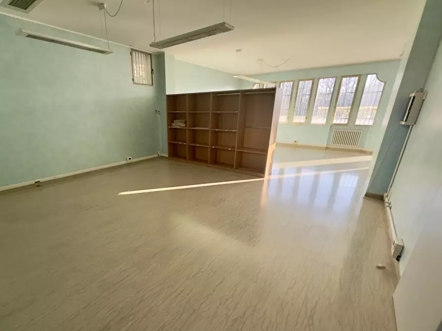 Immagine 2 di Negozio in vendita  in Via della Provvidenza a Rubano