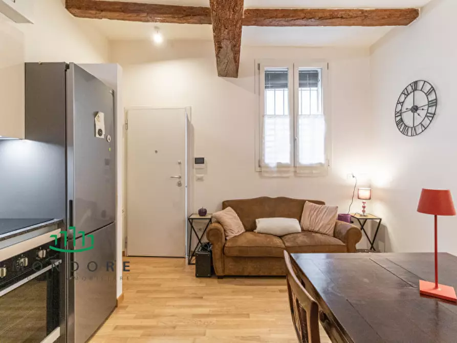 Immagine 7 di Appartamento in vendita  in VIA SANTO STEFANO a Bologna