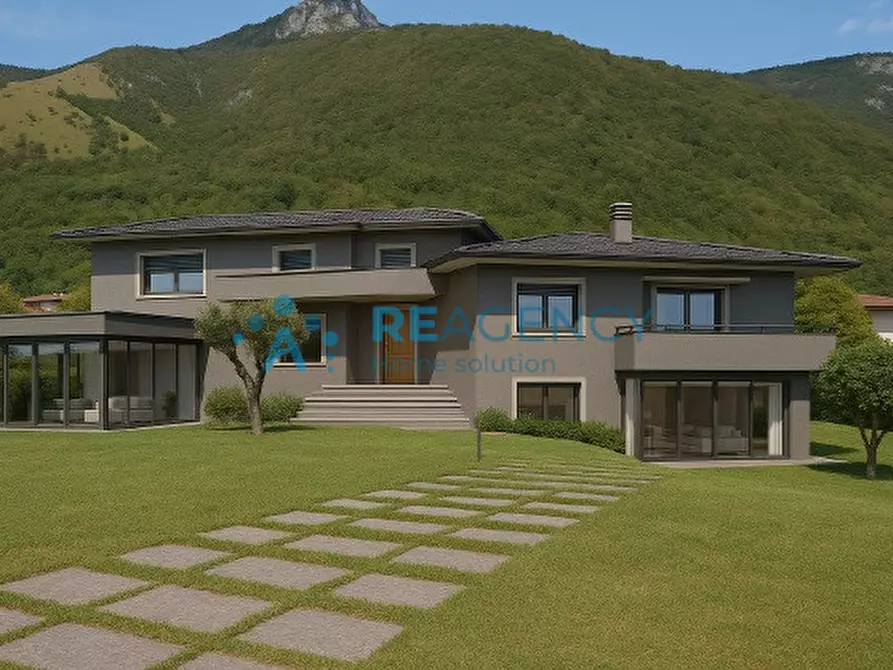 Immagine 1 di Casa bifamiliare in vendita  in Via Martiri della Libertà a Caltrano