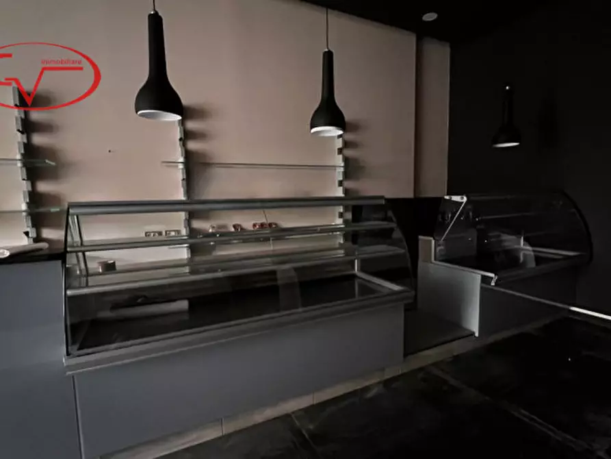 Immagine 3 di Negozio in affitto  in via dante a Montevarchi