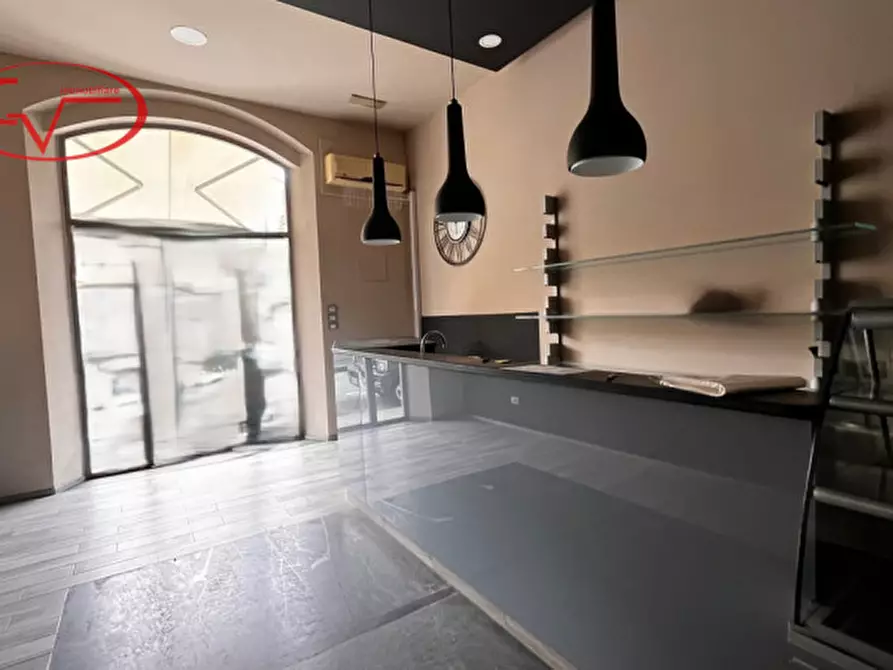 Immagine 4 di Negozio in affitto  in via dante a Montevarchi