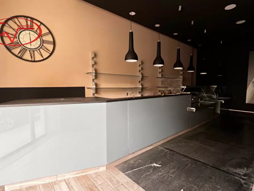 Immagine 5 di Negozio in affitto  in via dante a Montevarchi