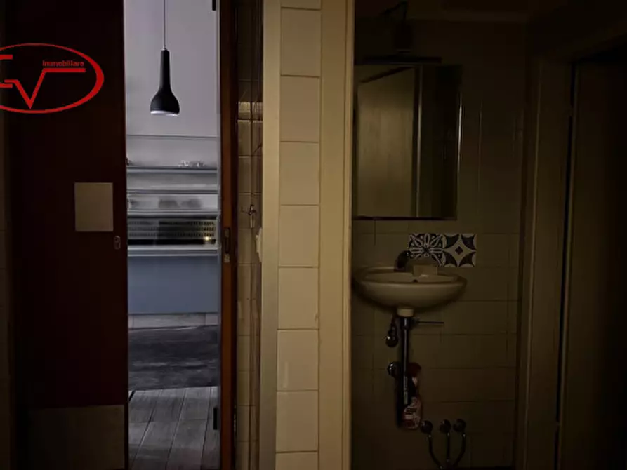 Immagine 7 di Negozio in affitto  in via dante a Montevarchi