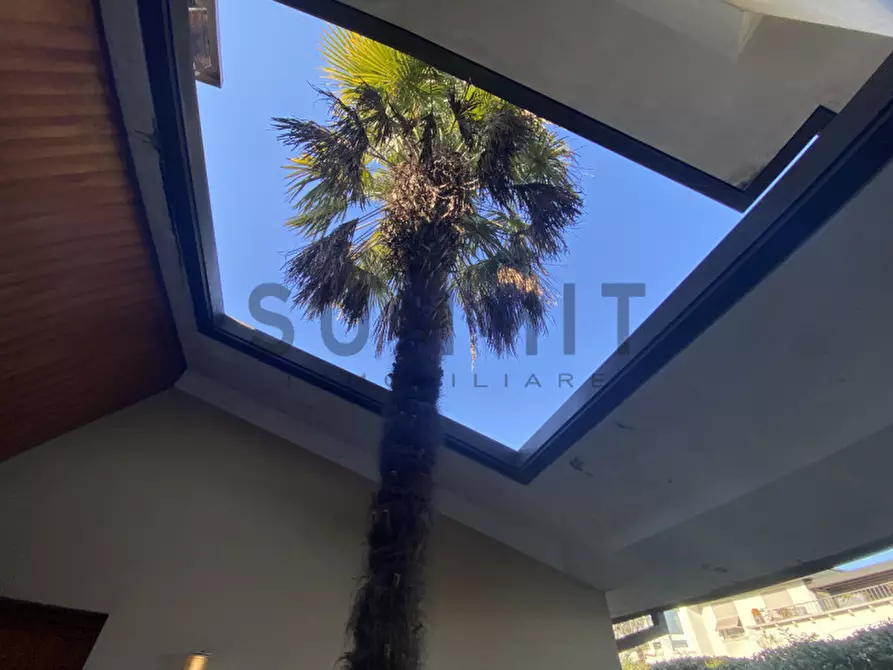 Immagine 1 di Villa in vendita  in schio centro a Schio