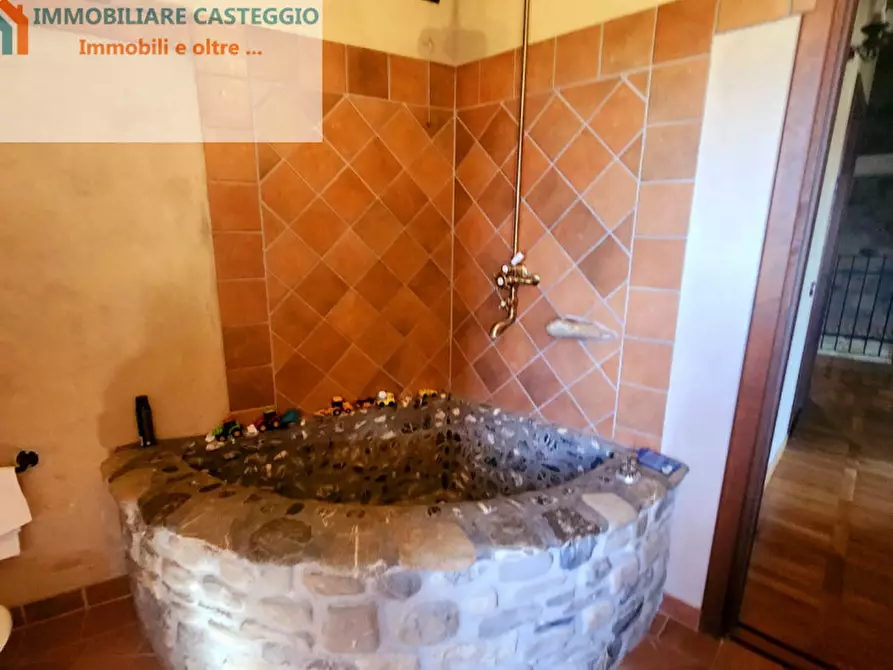 Immagine 21 di Villa in vendita  in Piazzetta della Chiesa a Fortunago