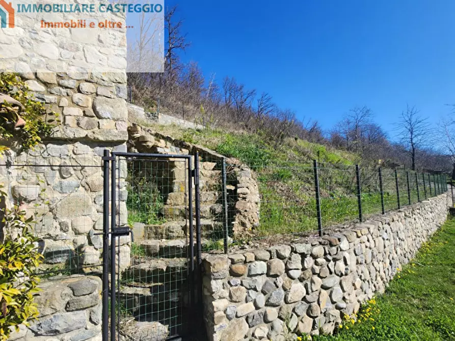 Immagine 30 di Villa in vendita  in Piazzetta della Chiesa a Fortunago