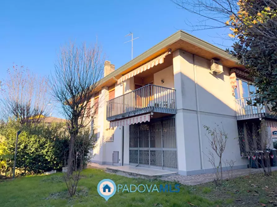 Immagine 1 di Casa indipendente in vendita  in Via Pietro Micca a Padova