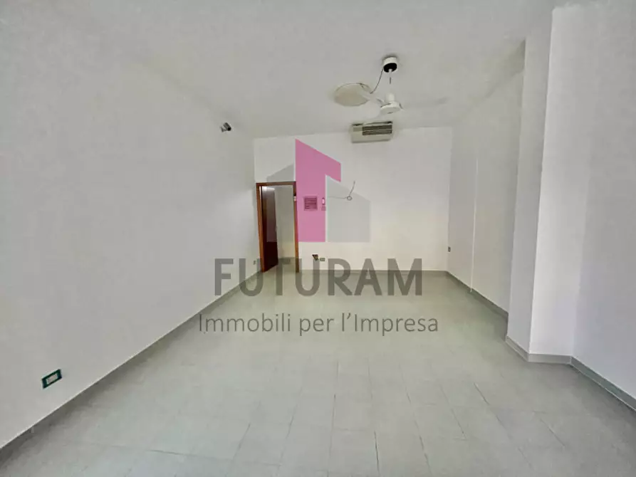 Immagine 14 di Negozio in vendita  in via roma 1 a Arcugnano