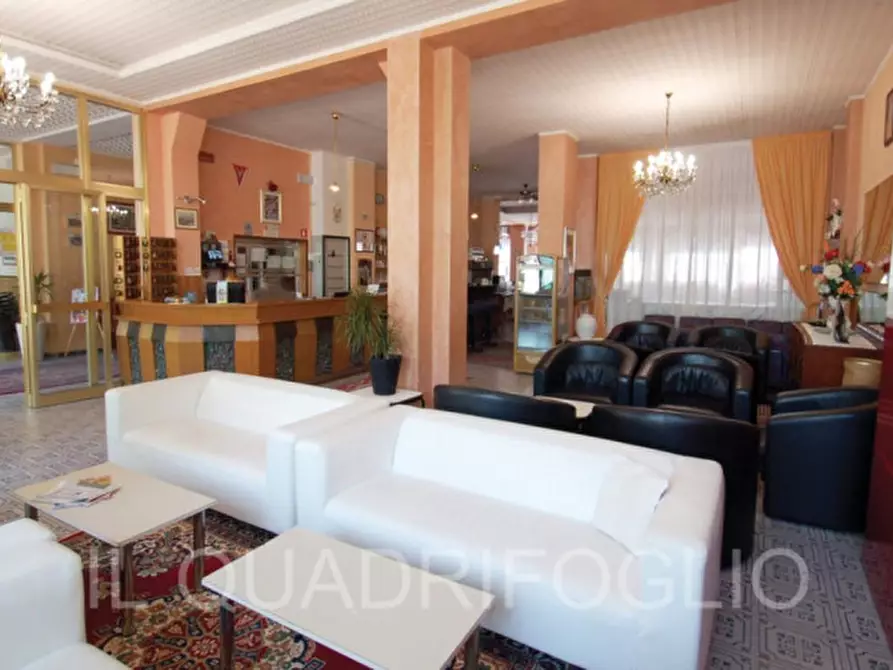 Immagine 2 di Hotel in vendita  a Gatteo