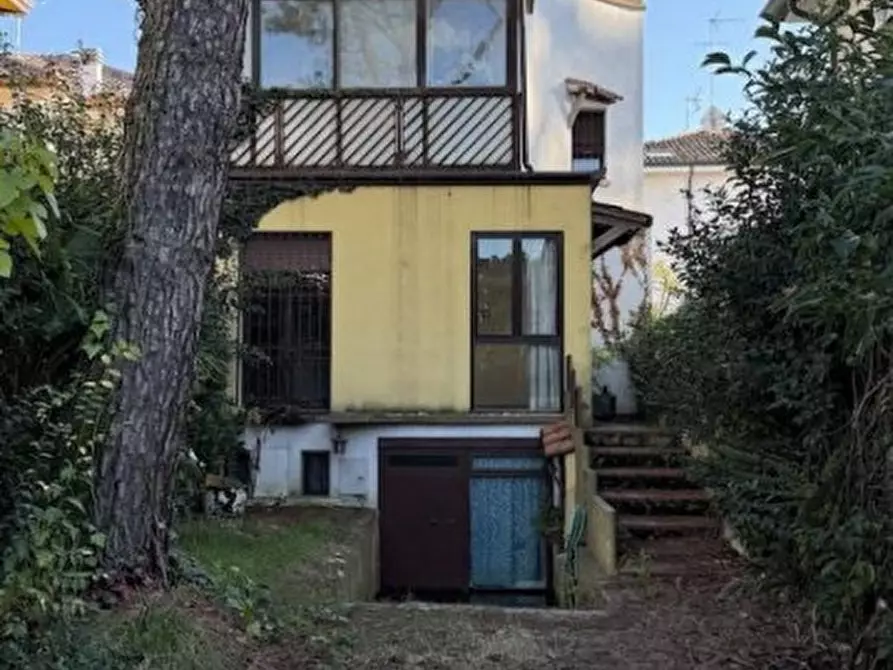 Immagine 1 di Casa indipendente in vendita  in Via Gustavo Modena a Padova