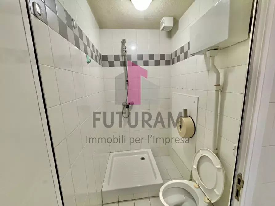 Immagine 15 di Ufficio in vendita  in Via Roma a Camisano Vicentino