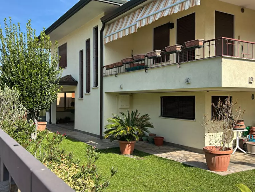 Immagine 2 di Villa in vendita  a Montegrotto Terme