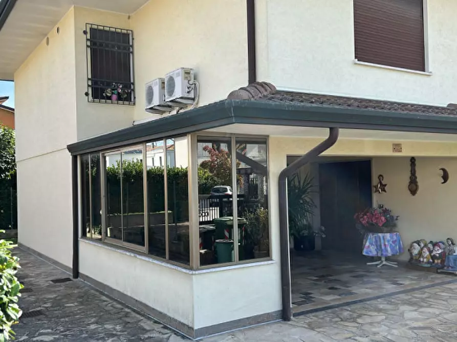 Immagine 3 di Villa in vendita  a Montegrotto Terme