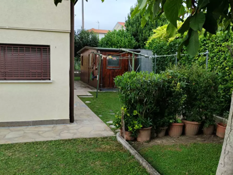 Immagine 5 di Villa in vendita  a Montegrotto Terme