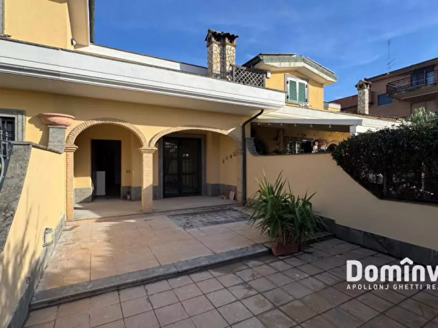 Immagine 3 di Villa in vendita  in via palombarese a Guidonia Montecelio