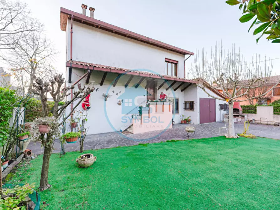 Immagine 1 di Casa bifamiliare in vendita  in Via Friuli a Martellago