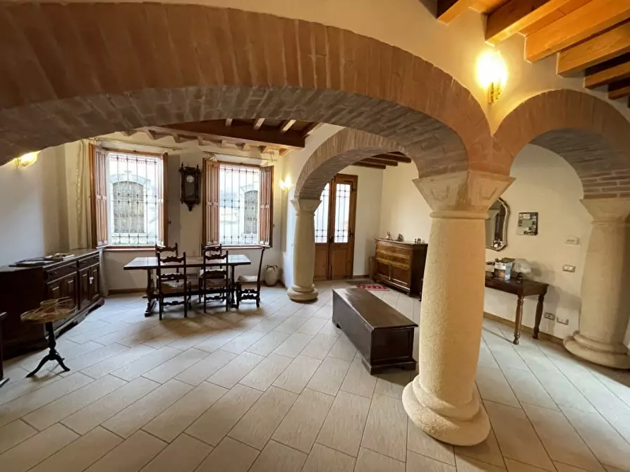 Immagine 1 di Villa in vendita  a Suzzara