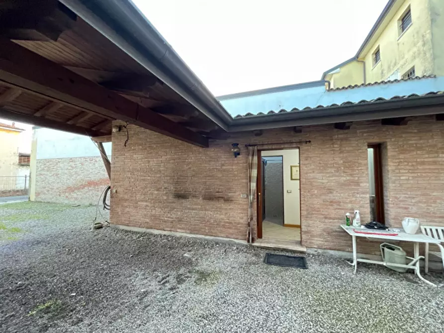 Immagine 26 di Villa in vendita  a Suzzara