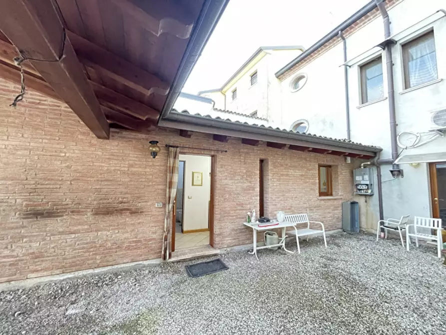 Immagine 28 di Villa in vendita  a Suzzara
