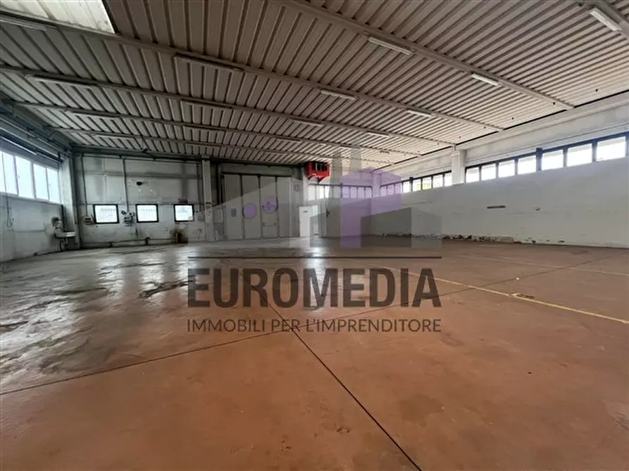 Immagine 2 di Capannone industriale in affitto  in Via roma, 1 a Montebello Vicentino