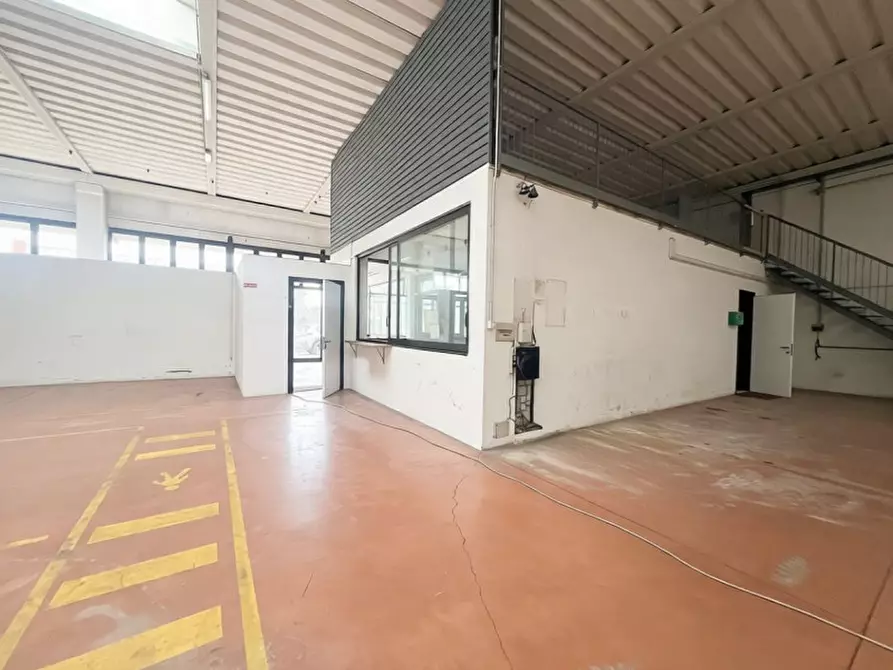 Immagine 2 di Capannone industriale in affitto  in Via roma, 1 a Montebello Vicentino