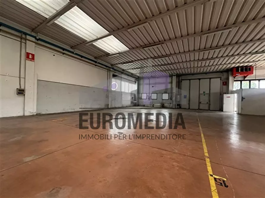 Immagine 4 di Capannone industriale in affitto  in Via roma, 1 a Montebello Vicentino