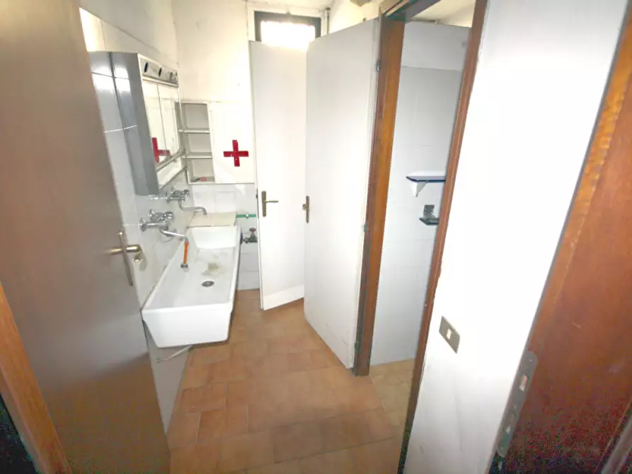 Immagine 4 di Capannone industriale in affitto  in Via Carolina Romani a Bresso