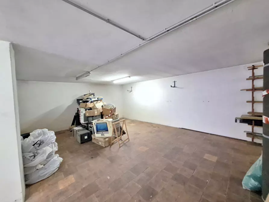 Immagine 5 di Garage in vendita  in Via Montessori a Venezia