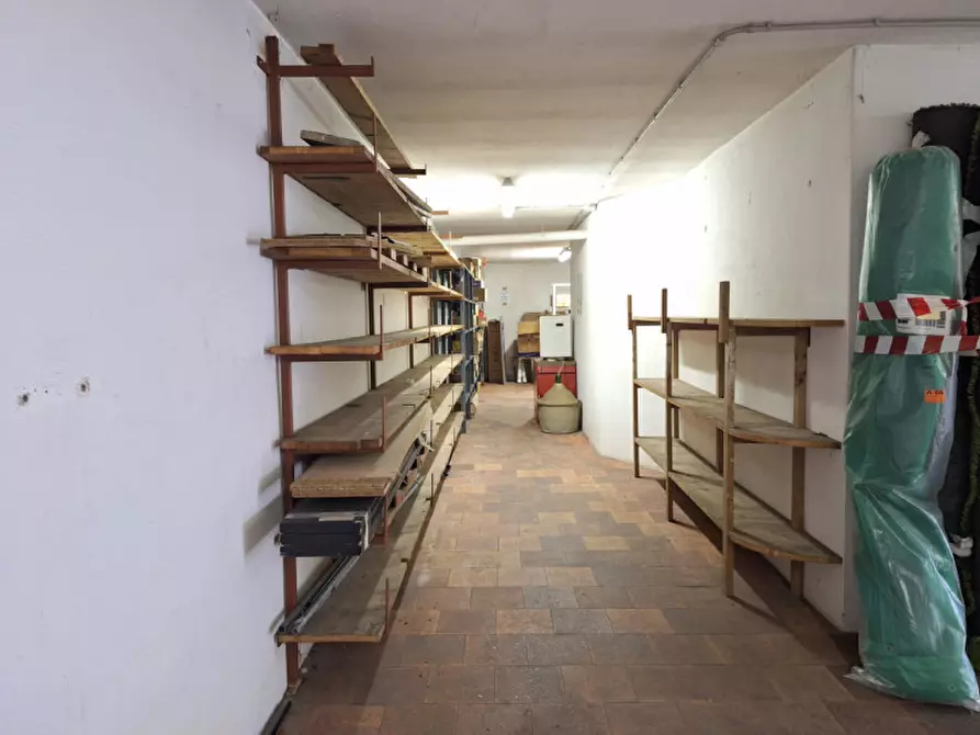 Immagine 6 di Garage in vendita  in Via Montessori a Venezia